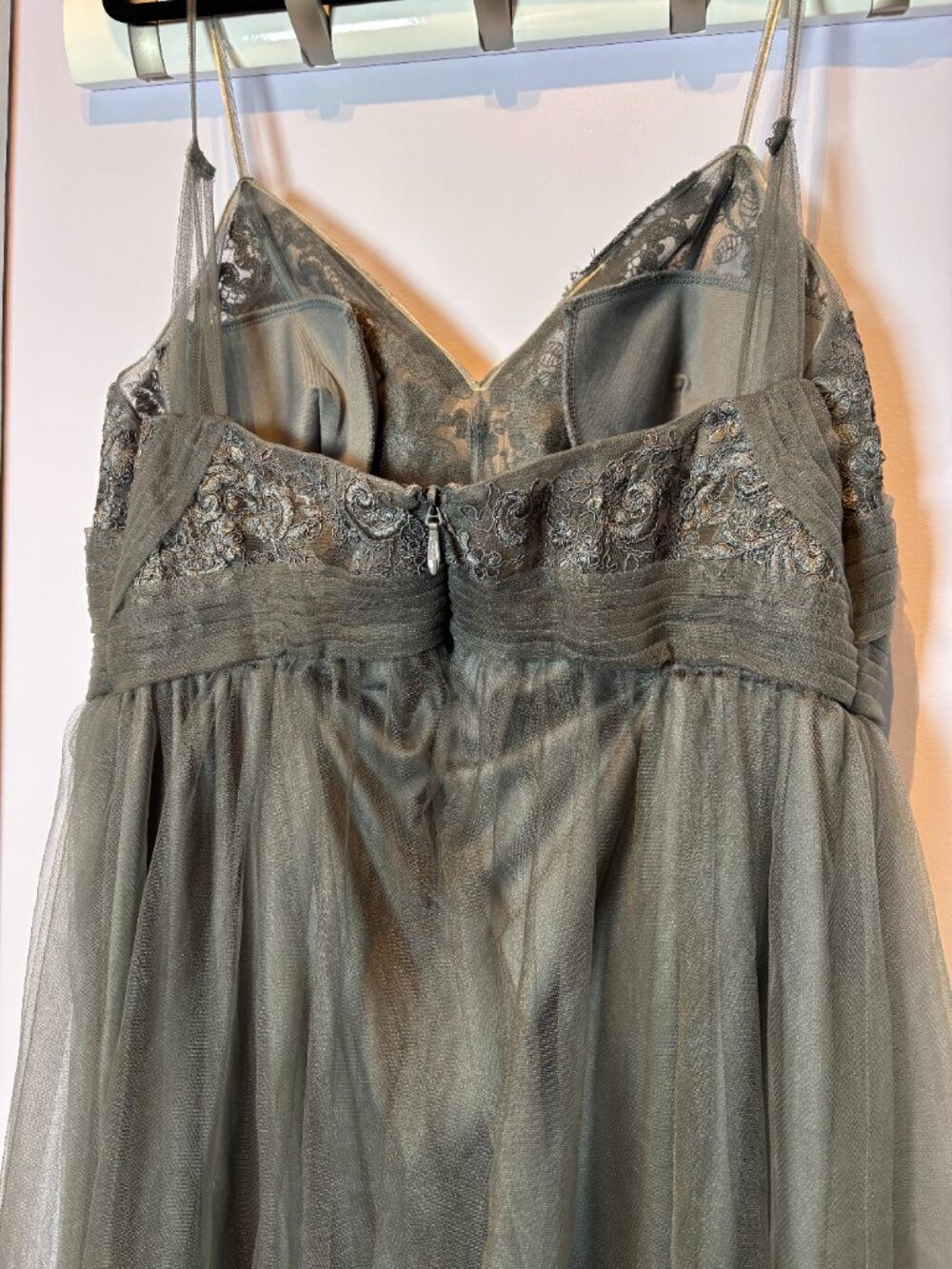 Beautiful Azazie Lace Detail Bridesmaid/Prom Gown Size A18 - Picture 9 of 11